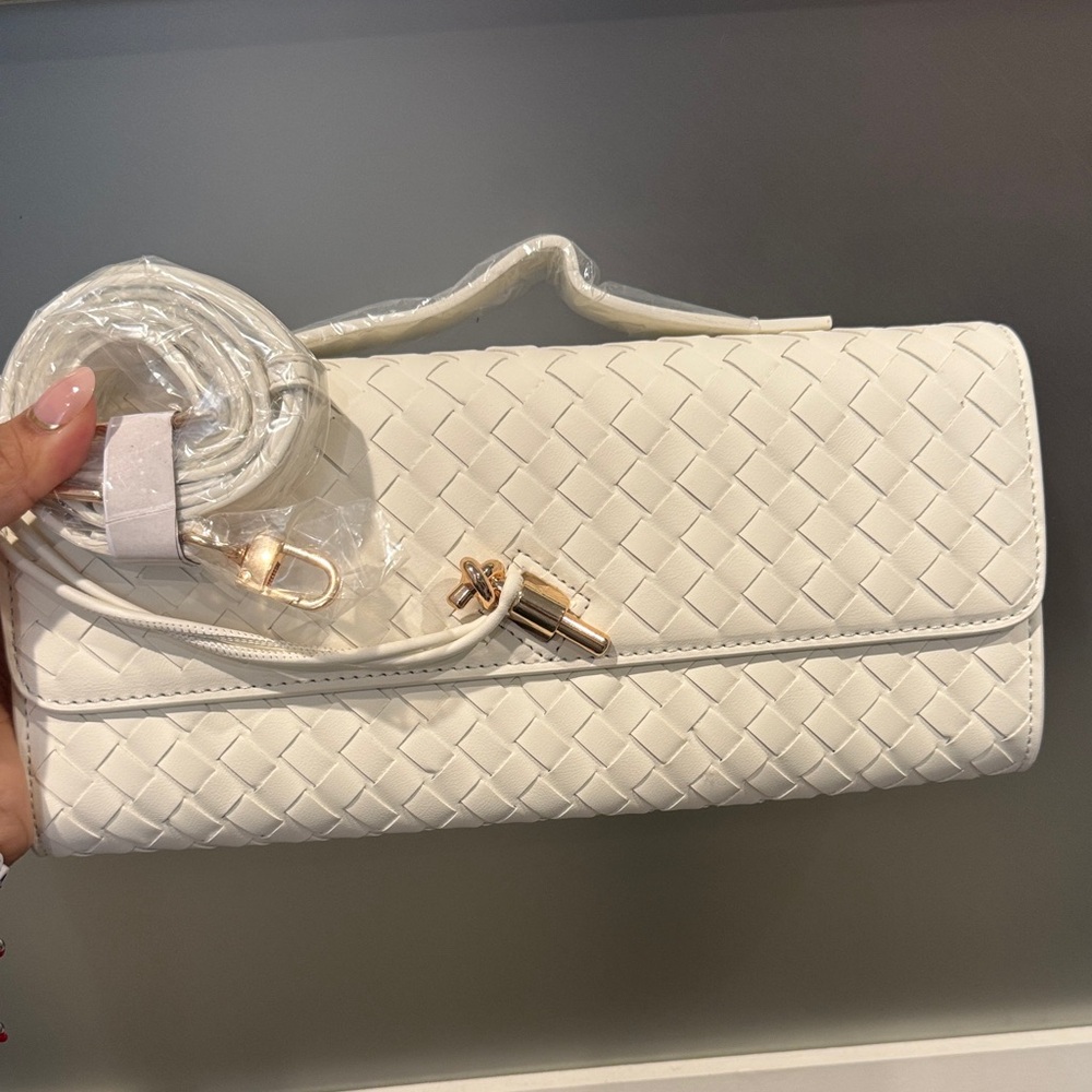 Woven White Shoulder Bag with Detachable Strap - Picture 2 of 4